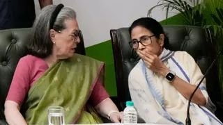 mamata-sonia-1782134395792_m5130277905995590083
